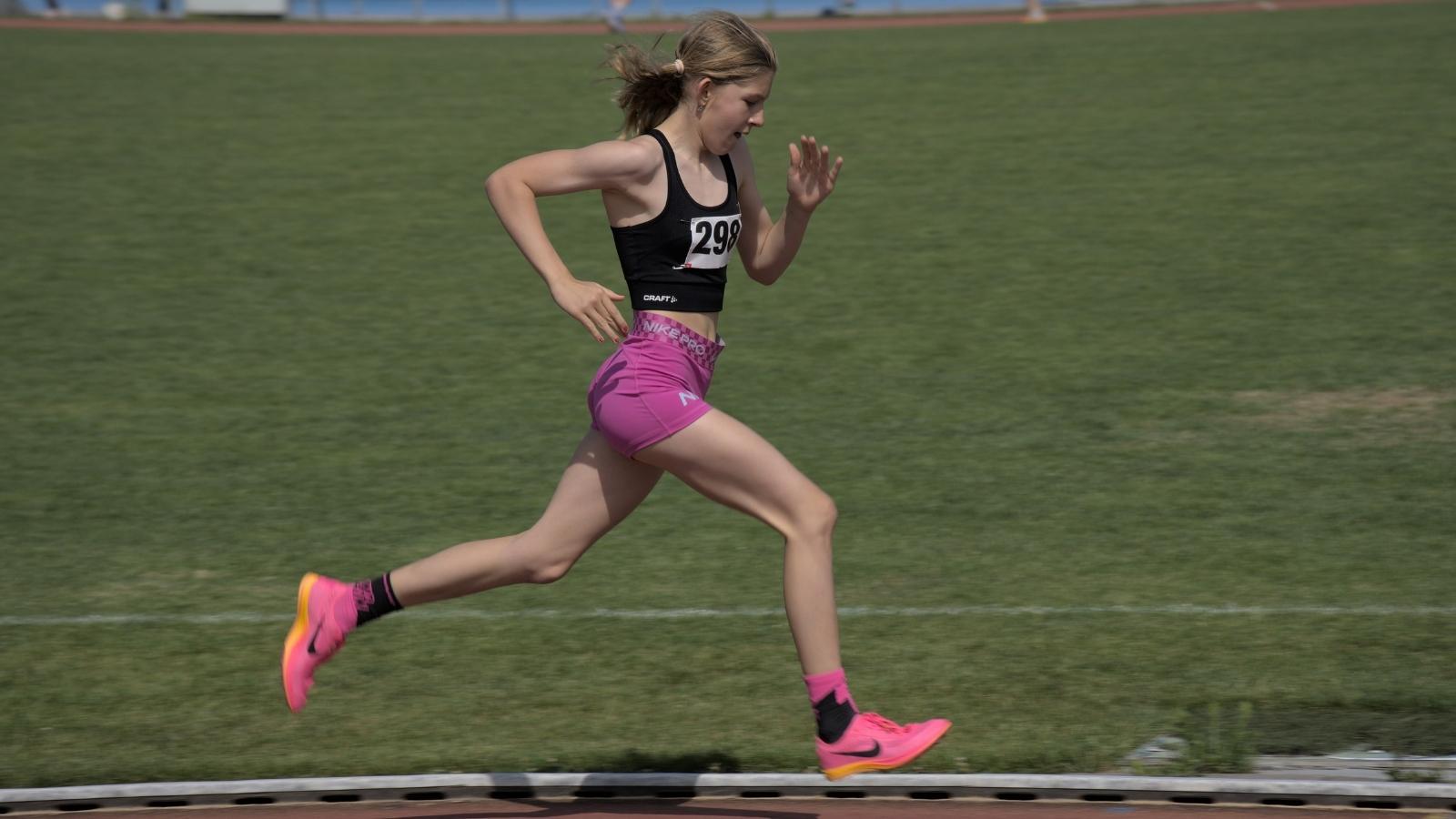 Co Parenting Conflict: Exes Disagree Over How To Handle Daughter Quitting Cross Country Young girl running cross-country