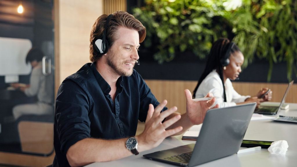 man working in a call center