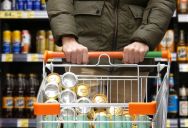 A Manager Refused to Sell Alcohol to an Intoxicated Customer. Then the Cashier Looked Closer and Realized It Was Her Own Stepdad.