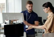 The New Hire Glitch: Why an IT Worker is Smirking After a Supervisor’s Urgent Request Turned Into a Total Tech Literacy Fail.
