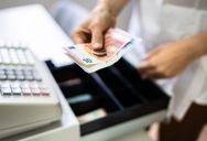 She Tried Paying for Groceries With as Much Change as Possible—But the Store Had a Rule