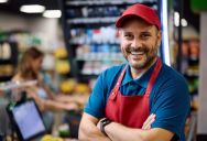He Tried Paying With American Money in Canada—Then Learned a Simple Lesson at Checkout