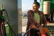 A Truck Driver From Another Country Couldn’t Pay at a Gas Station — It Took Multiple Managers and a Lot of Effort to Figure Out a Solution