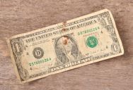 “It Doesn’t Look Right”: Customer Refuses Valid Cash, Demands Employee Swap It for a Better Dollar Bill