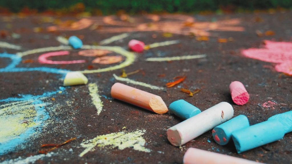 sidewalk chalk drawings