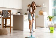 College Student Helps Her Mom Clean While Home for Summer, but Her Dad’s Criticism Leads Her to Quit