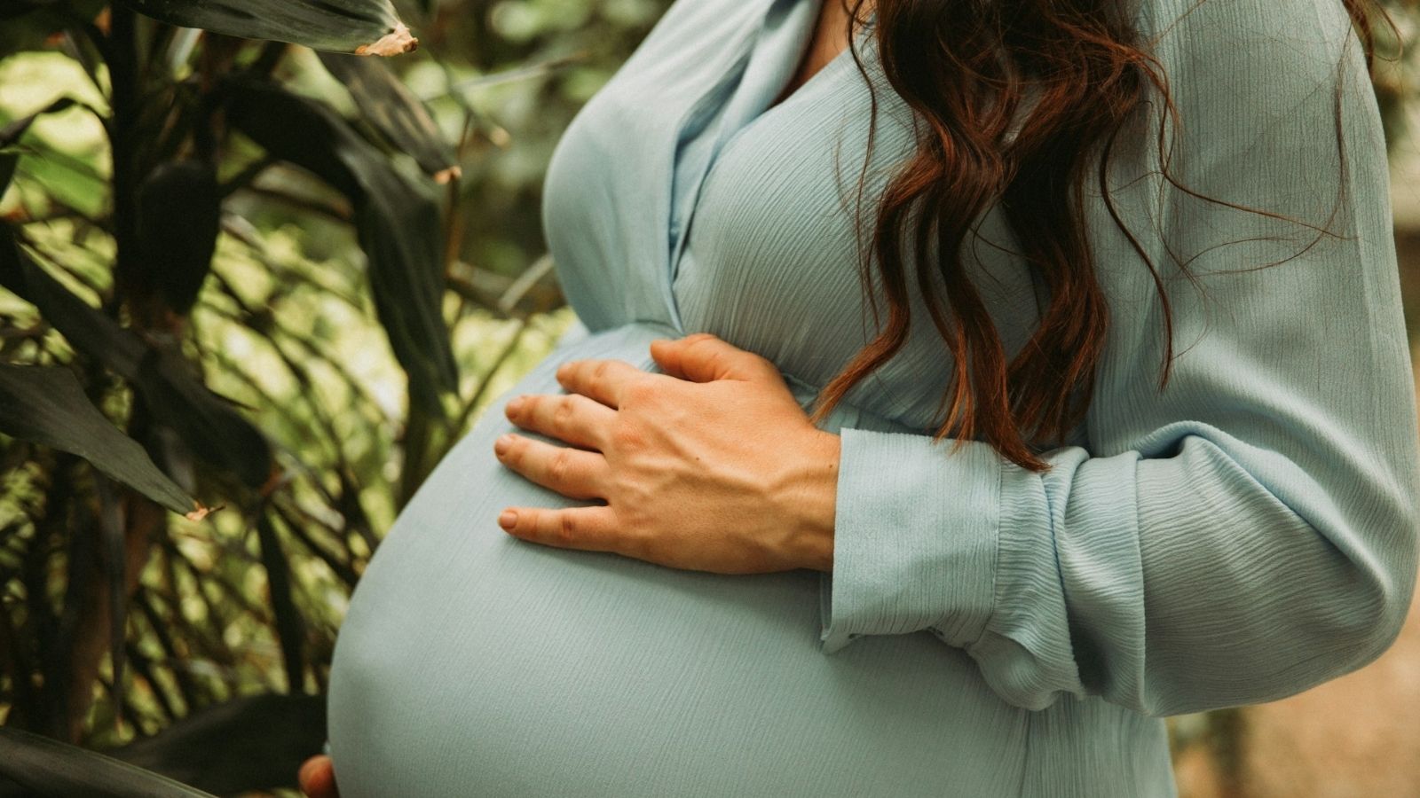 His Wife Wanted Their Son to Have a Russian First Name, but He Wasn’t Sure It Worked With Their American Last Name Pregnant woman standing outside