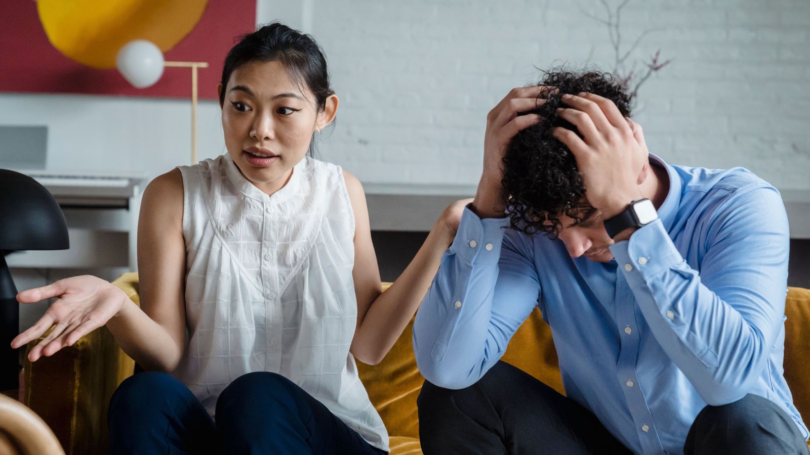 Roommate Picked Fights Over Everything, but Her Latest Complaint About Cleaning Became the Breaking Point Man and woman arguing