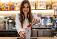 Sports Bar Server Retorts After Clueless Customer Accuses Her of ‘HIPAA Violation’