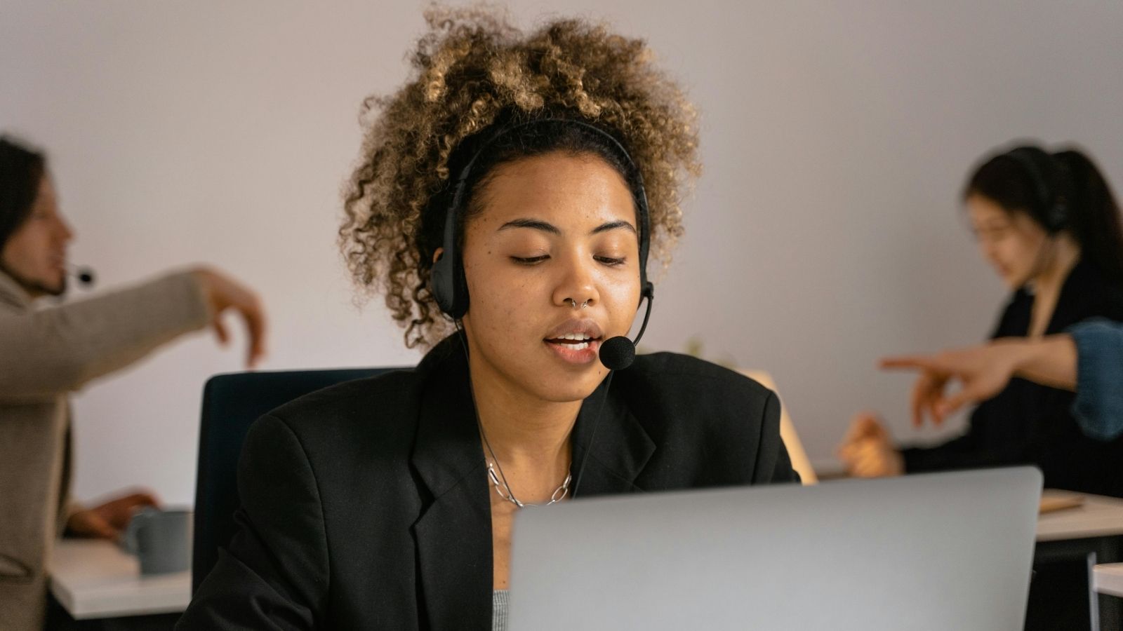 call center employee