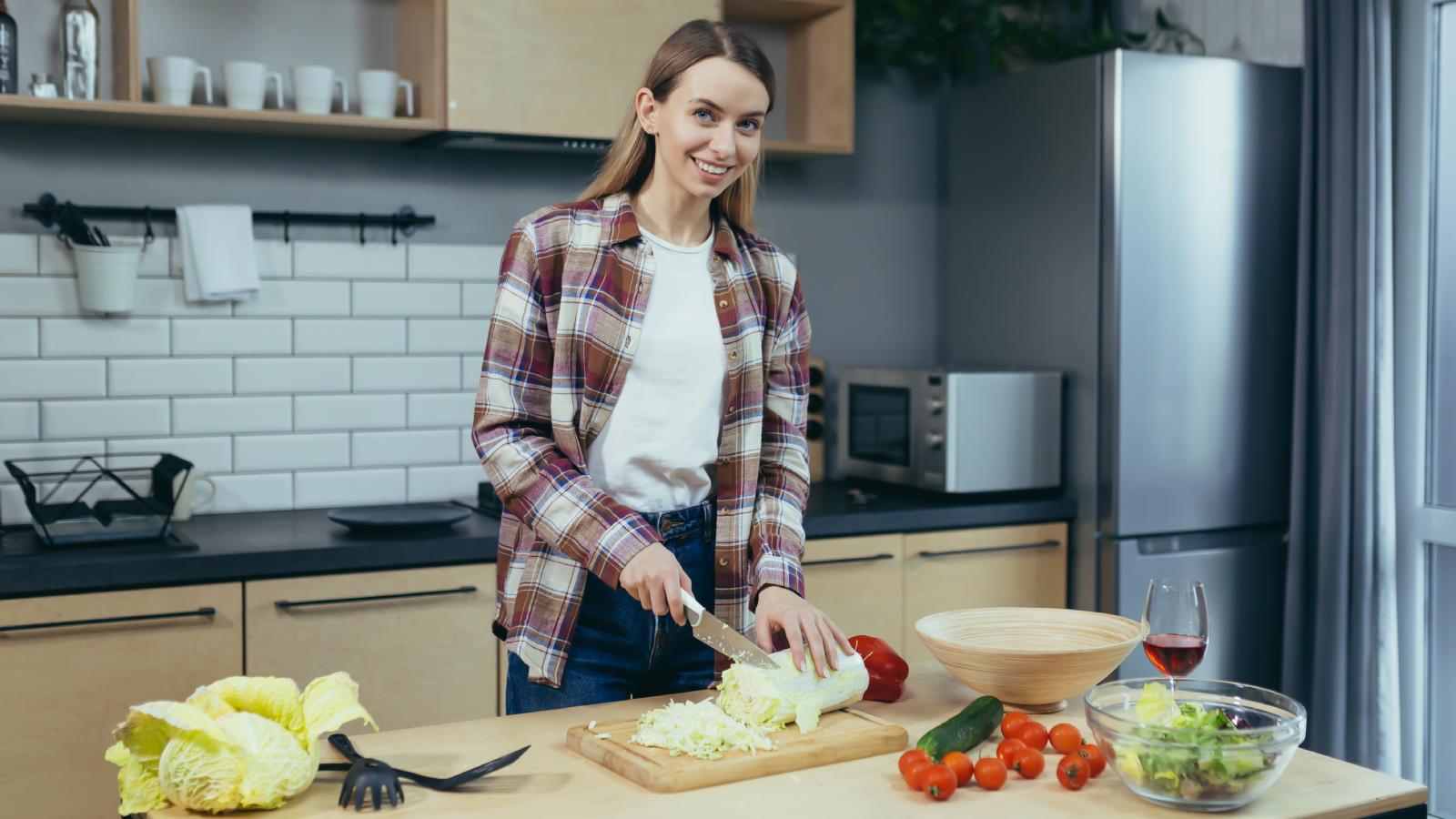 He Needs to Be Independent Too: Teen Uses Moms Own Tough Love Rule Against Her young woman cooking food