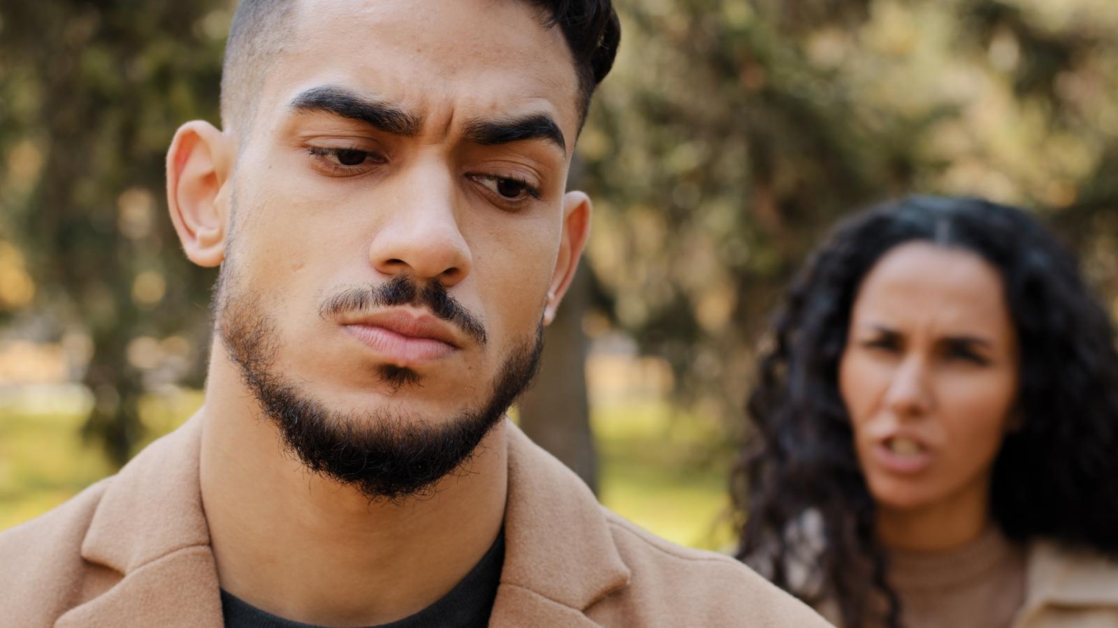 His Neighbor Took His Crush on Someone Else Personally—Now He’s Adjusting His Daily Schedule to Avoid Her woman yelling at a man