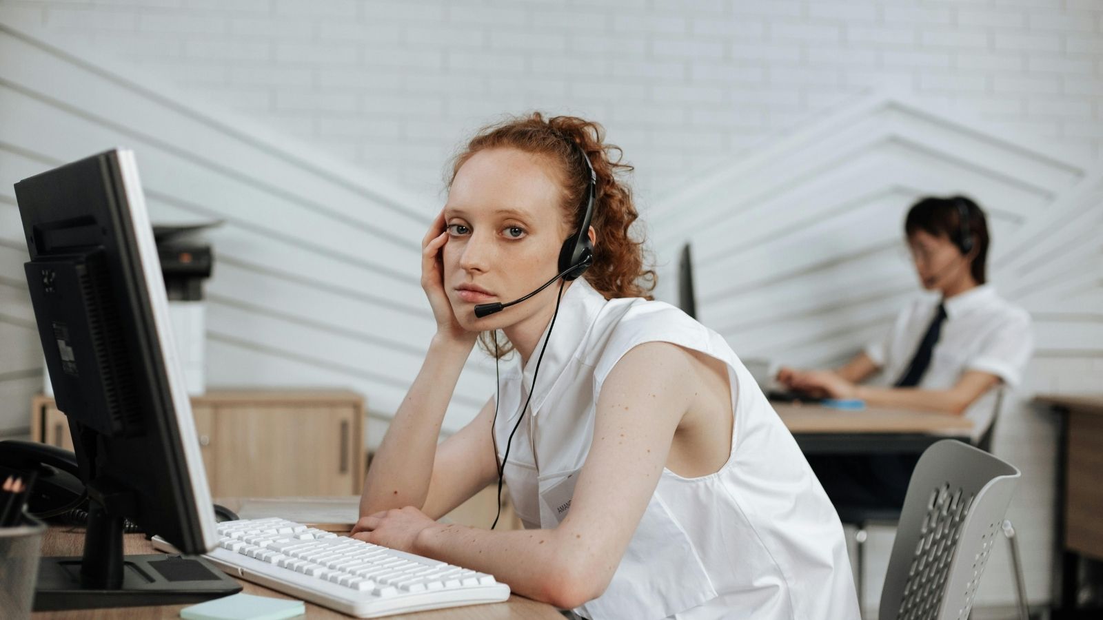 Beyond the Script: Why One Service Worker’s Mental Health Spiraled After Customers Started Using Her as an Emotional Punching Bag burned out customer service rep