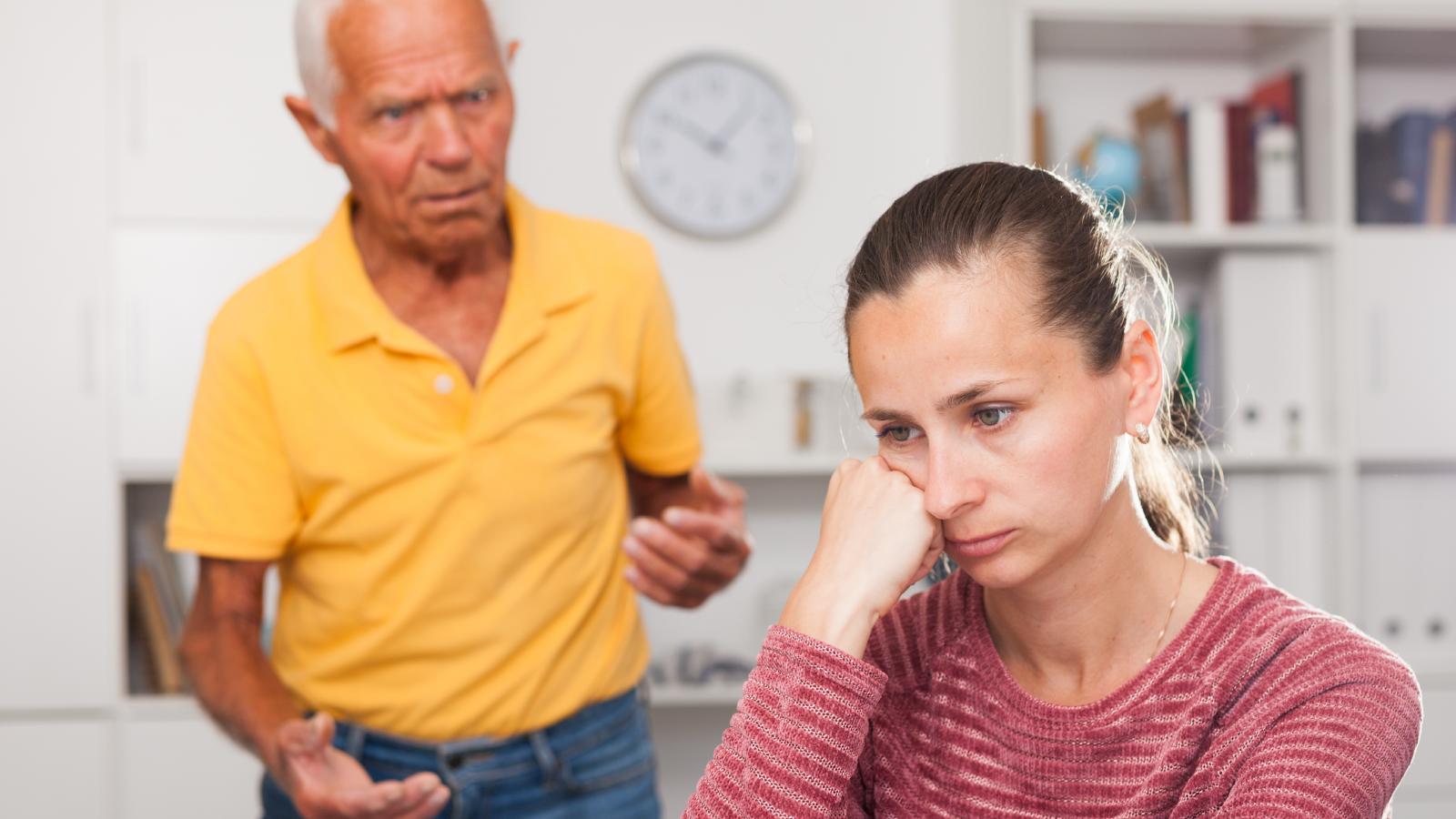 He Expected a Free Meal and Total Control. The Mind Boggling Moment a Daughter Left Her Complaining Father on the Sidewalk. woman with her father