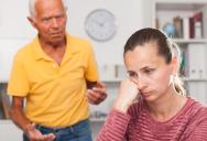 He Expected a Free Meal and Total Control. The Mind-Boggling Moment a Daughter Left Her Complaining Father on the Sidewalk.