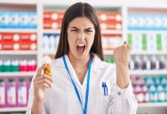 Woman Accidentally Dressed Like A Pharmacy Employee, And A Manager’s Mistake Left Her Completely Baffled