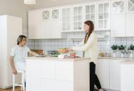 She Told Her Sibling to Wash His Hands After Raw Chicken, But He Started a Water Fight That Ended With a Broken Earbud and Accusations