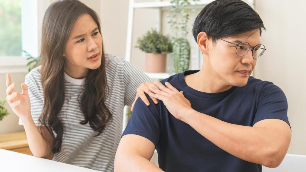 man arguing with his girlfriend