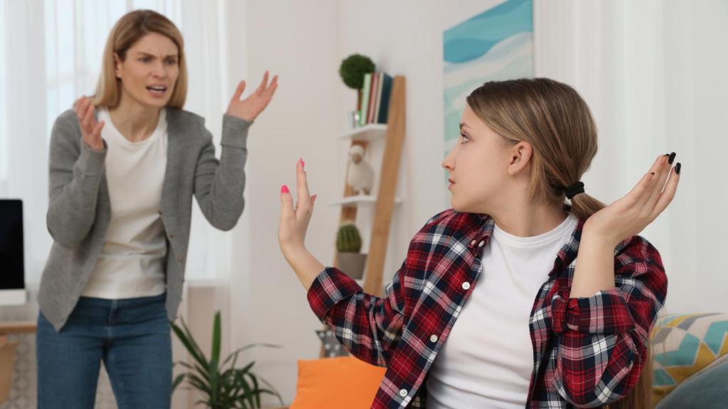 teen arguing with her mother