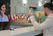 “He Didn’t See That Coming”: Laundry Delivery Driver Confronts Hotel Clerk and Instantly Regrets It