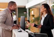 Hotel Front Desk Worker Becomes Suspicious of Guests’ Credit Card, So They’re Forced to Pay Cash