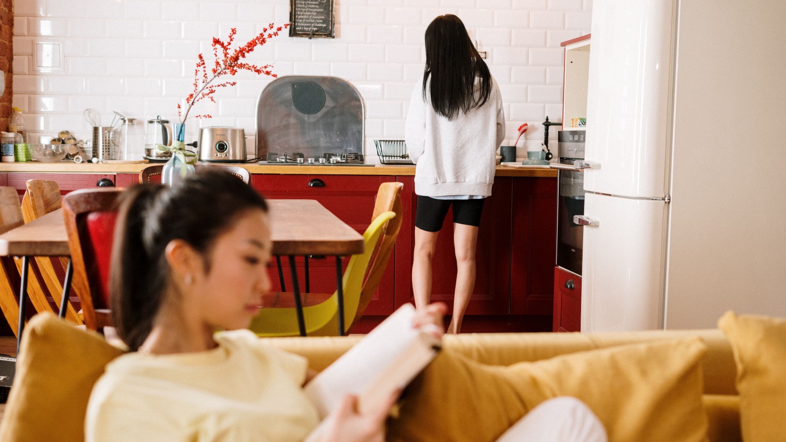 She Moved Out of Her Apartment Months Ago — Her Roommate Still Wont Let Her Off the Lease pexels cottonbro 4004131 She Moved Out of Her Apartment Months Ago — Her Roommate Still Wont Let Her Off the Lease