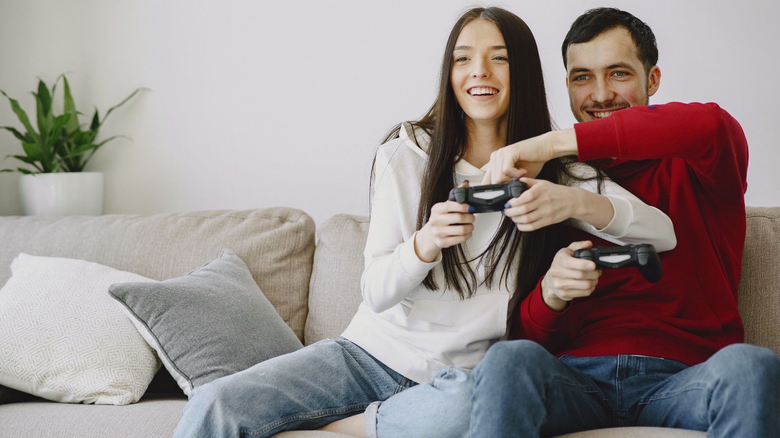 She Was Happy With Her Boyfriend — Then He Started Policing Every Hobby She Had pexels gustavo fring 4148908 She Was Happy With Her Boyfriend — Then He Started Policing Every Hobby She Had