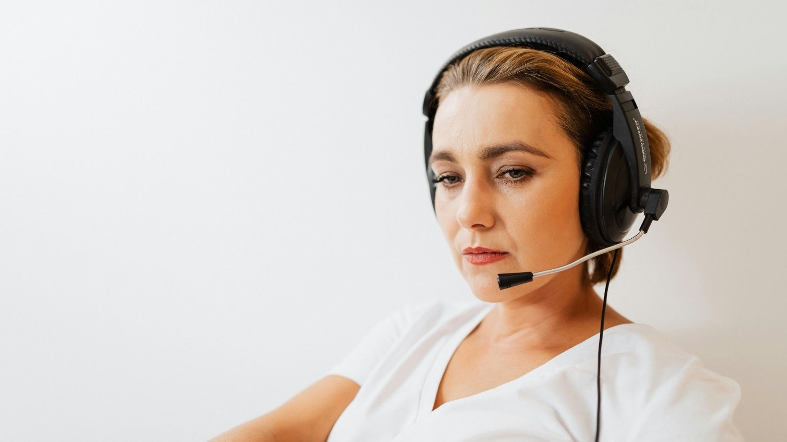 From Billing Question to 911 Threat: The Unbelievable Moment a Representative Lost Their Cool Over a Simple Account Inquiry rude customer service rep