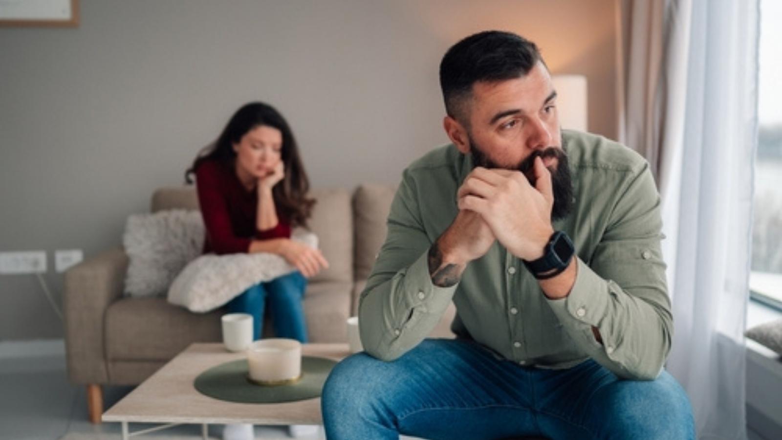 Mind Your Own Business!: Man Freezes Out Friend After She Warns Him About Post Divorce Dating Friends fighting