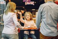 A Checkout Incident Took a Surprising Turn After a Cashier Went Beyond Her Job to Help