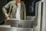 Hero or Meddler? Why This Subway Rider Is Sparking a Massive Debate After “Trapping” a Woman Who Skipped the Fare