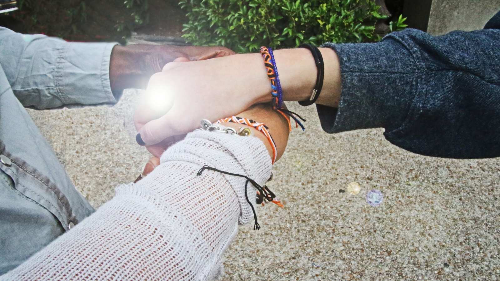 teens wearing friendship bracelets
