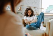 A Teen Asked to Move in With Her Dad to Avoid Newborn Duties — He Said No — Now There’s a Full Standoff Over a Shower Break