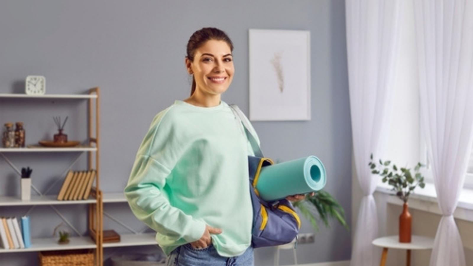 He Just Wanted to Say a Friendly Hello. Inside the Awkward Apartment Blunder That Left a Well Meaning Neighbor Deeply Hurt Woman carrying things