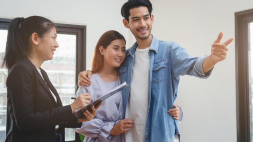 Showing an apartment