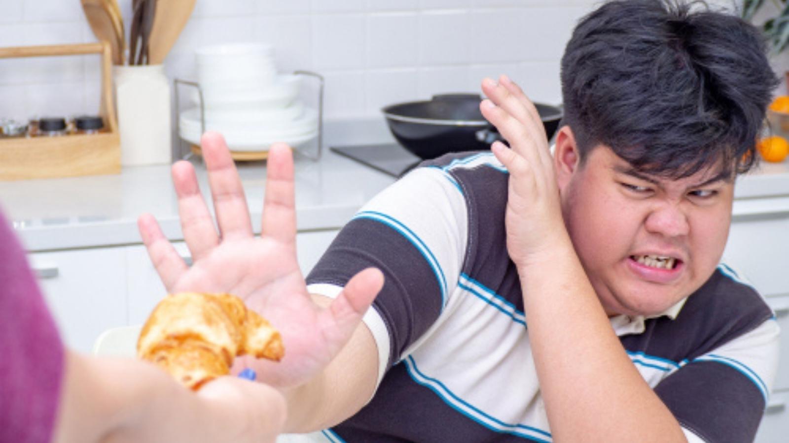 His Mom Cooked A Meal She Knew He Hated, Then Got Mad When He Wouldnt Thank Her For It Man not wanting food