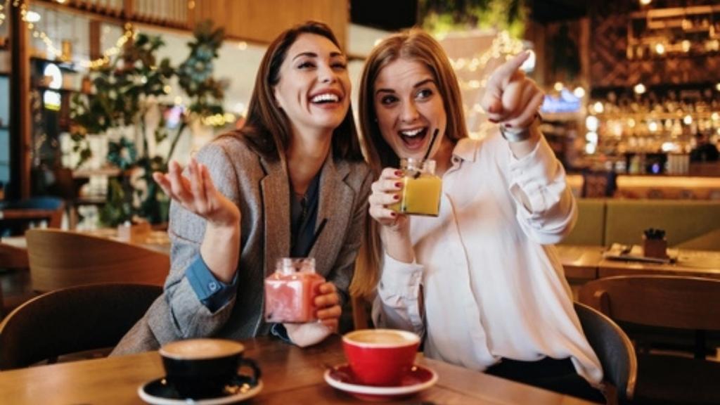 Women at lunch