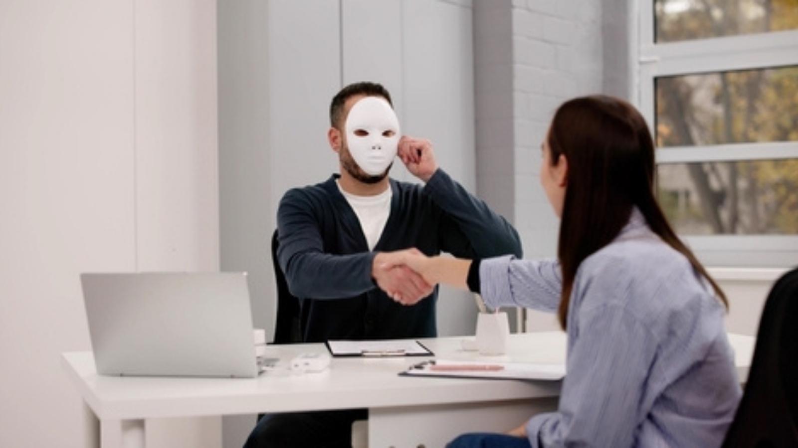 It Wasnt Supposed to Go to You: Managers Email Mistake Exposes Shocking Web of Lies Deceptive manager