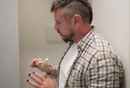 His Manager Mocked Men Who Wore Nail Polish, So He Started Wearing It To Work Just To Push His Boss’s Buttons