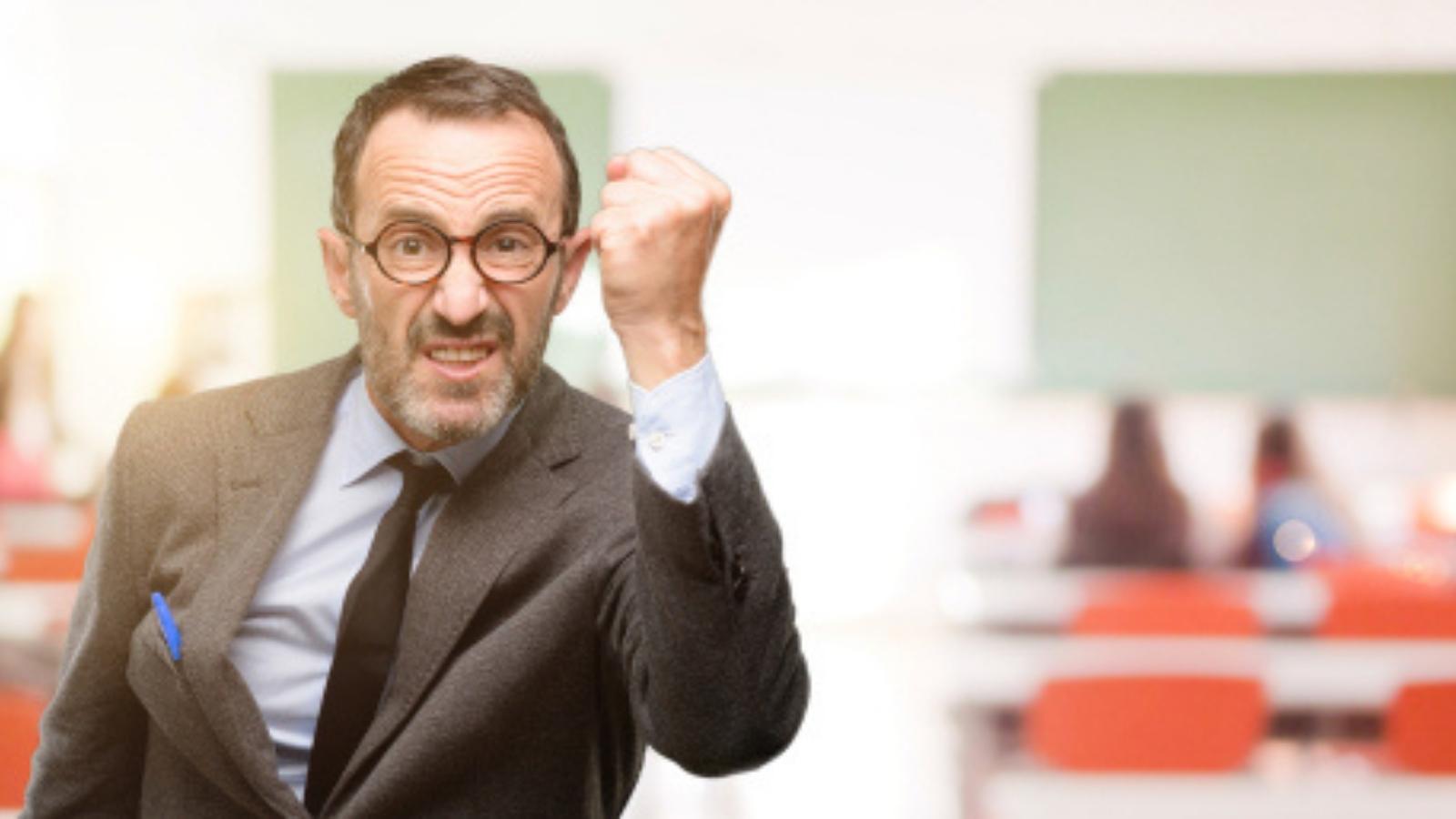 You Set the Rule!: Student Uses Professor’s Own Logic to Ace Quiz—And He Threatens to Expel Her Angry professor