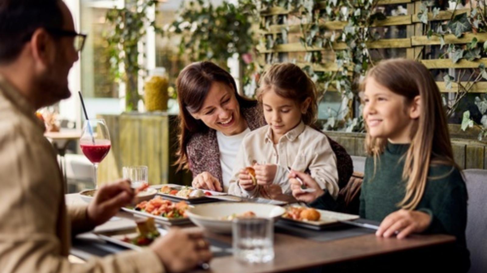 Parents Wouldn’t Control Their Kids at His Fine Dining Restaurant—So He Gave Them a Choice They Couldn’t Win Family at a restaurant