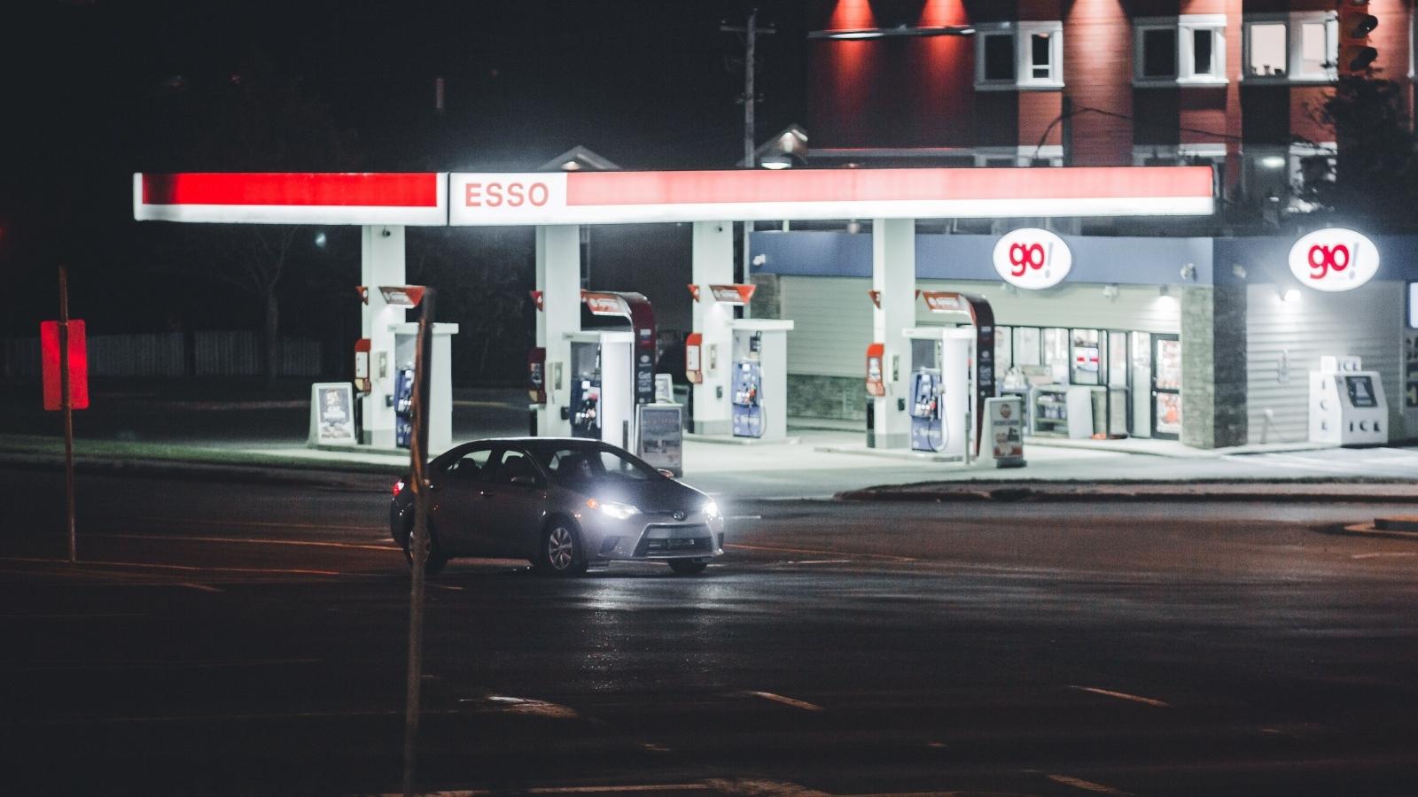 A Customer Mocked Him for Not Having a Real Job—So He Called the Cops on the Guys DUI Outside view of a gas station at night