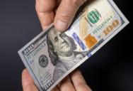 She Tried to Pay for a Small Item With a $100 Bill—Then Threw a Tantrum When the Register Ran Dry