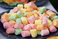 She Made Confetti Squares For Her Family’s Thanksgiving, But Her Stepdad Took The Rest To Work Without Asking — Then Called Her Selfish For Being Upset