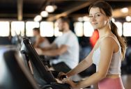 Teen Thinks A Man From Her Gym Is Following Her—Now She’s Afraid To Go Anywhere Alone