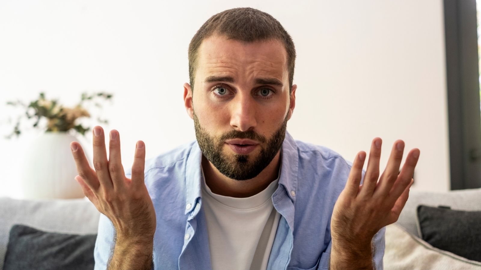 He Saved His Money and Skipped the Luxury Apartment—Now His Snobbish Neighbors Look Down on Him for It young man looking confused