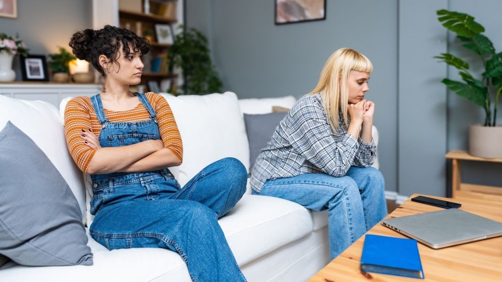 two female roommates who aren't getting along