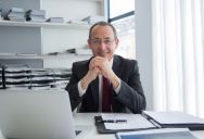 He Discovered His CEO’s Salary and Bonuses—And Suddenly Started Questioning Workplace Fairness