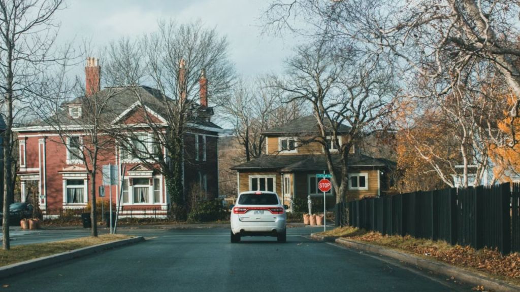 A quiet and clean neighborhood with houses and roads