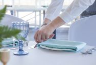 A Supervisor Laid Cutlery on Uncleaned Tables—and Got a Server Written Up for Yelling at Him to Stop